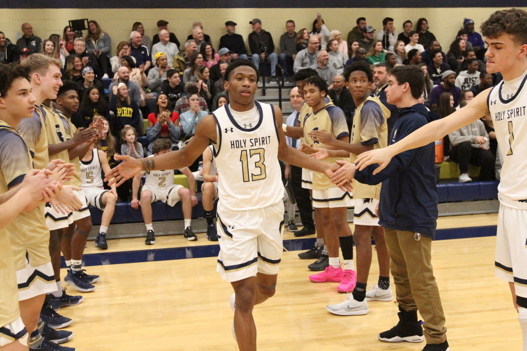 Holy Spirit Mainalnd boys basketball